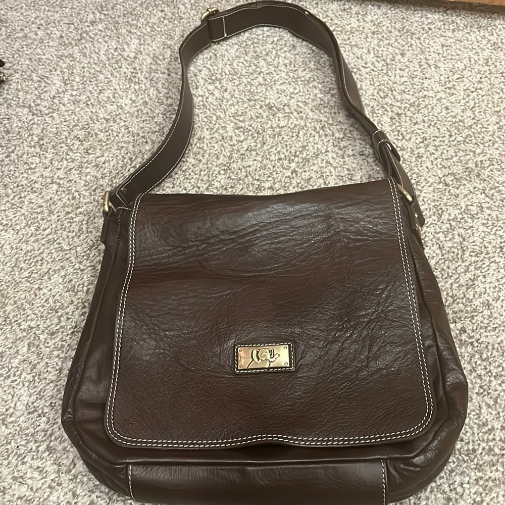 Avorio Brown leather Italian made bag.